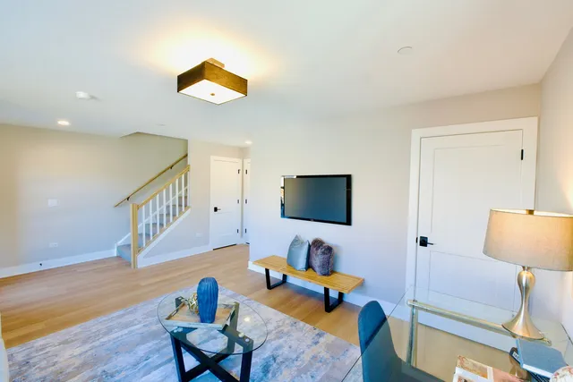 $4,295 | 170 Pointe Drive, Unit 170, Northbrook, IL 60062