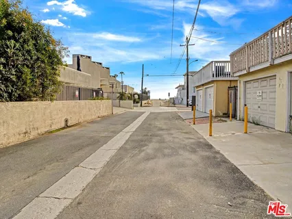 $2,295,000 | 104 Sunridge Street, Playa del Rey, CA 90293