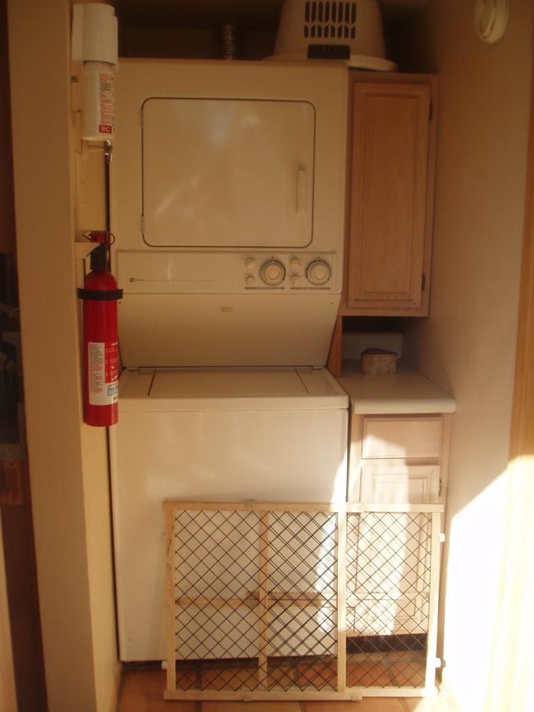 115 West Ruth Avenue Phoenix, AZ 85021 - Photo 13 of 18 Laundry