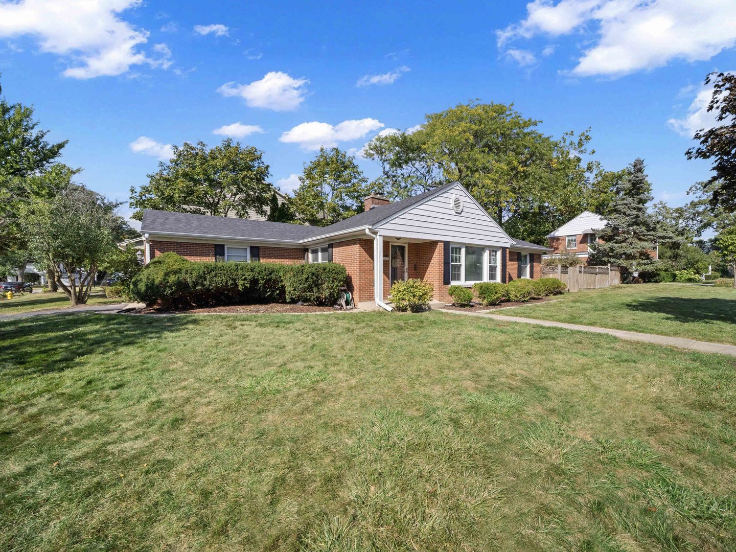 1100 Raleigh Road Glenview, IL 60025 - Photo 3 of 39