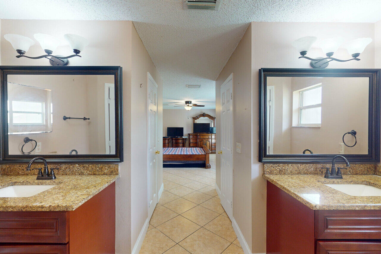 2518 Southwest Fair Isle Road Port St. Lucie, FL 34987 - Photo 13 of 19 2518 SW Fair Isle Rd