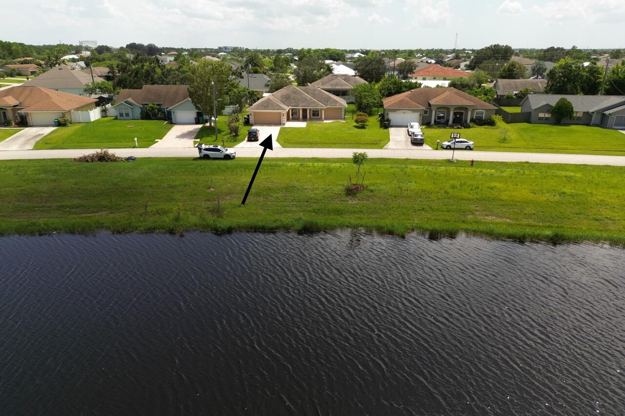 2518 Southwest Fair Isle Road Port St. Lucie, FL 34987 - Photo 3 of 19 2518 SW Fair Isle Rd