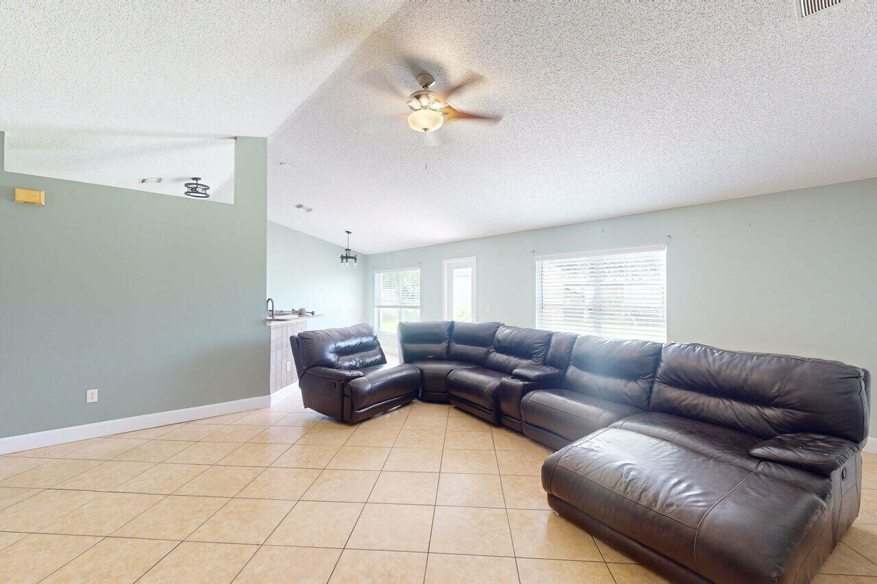 2518 Southwest Fair Isle Road Port St. Lucie, FL 34987 - Photo 8 of 19 2518 SW Fair Isle Rd