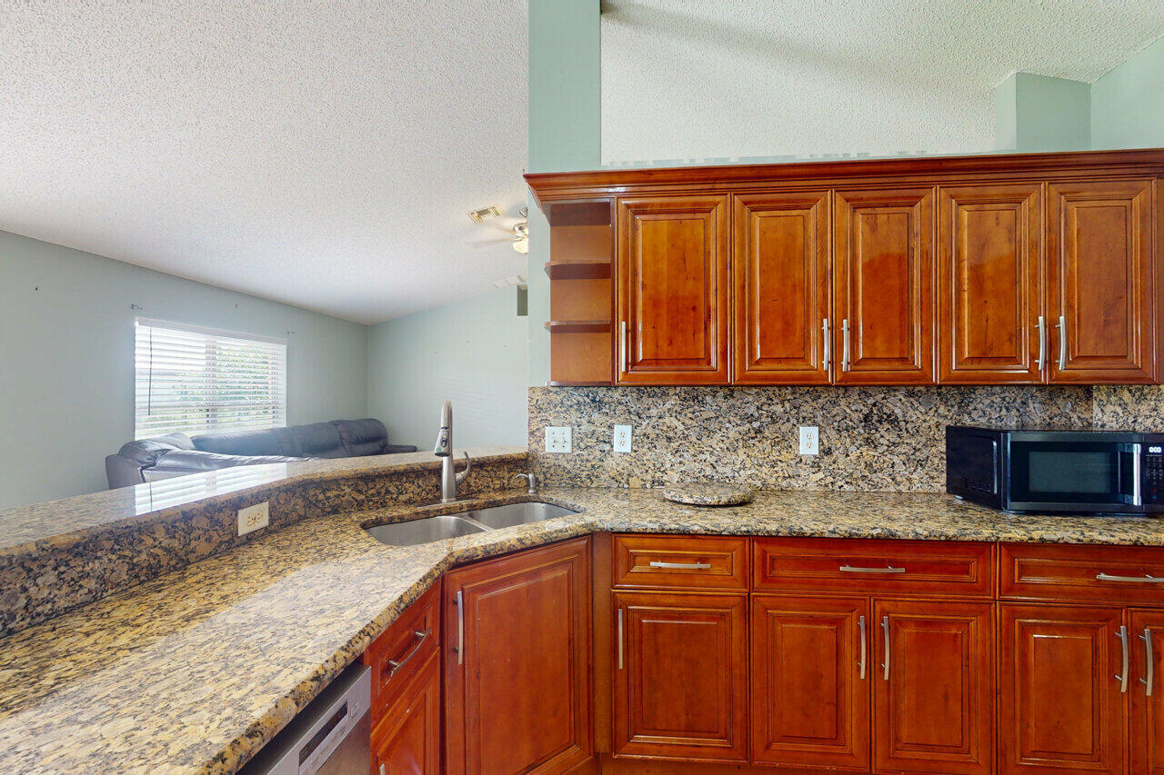 2518 Southwest Fair Isle Road Port St. Lucie, FL 34987 - Photo 10 of 19 2518 SW Fair Isle Rd
