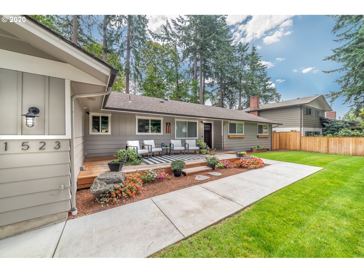 1523 Willagillespie Road Eugene, OR 97401 - Photo 2 of 31 Gallery Image 2