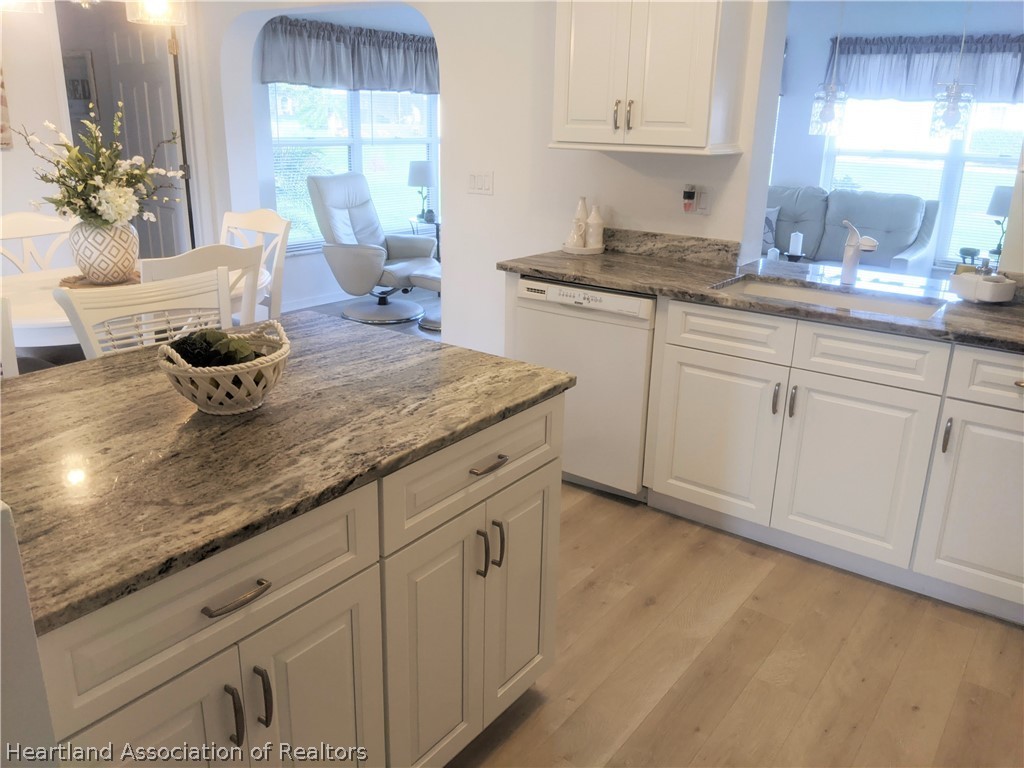 2021 Par Road Sebring, FL 33872 - Photo 3 of 23 Gallery Image 3