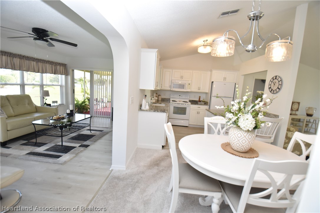 2021 Par Road Sebring, FL 33872 - Photo 8 of 23 Gallery Image 8