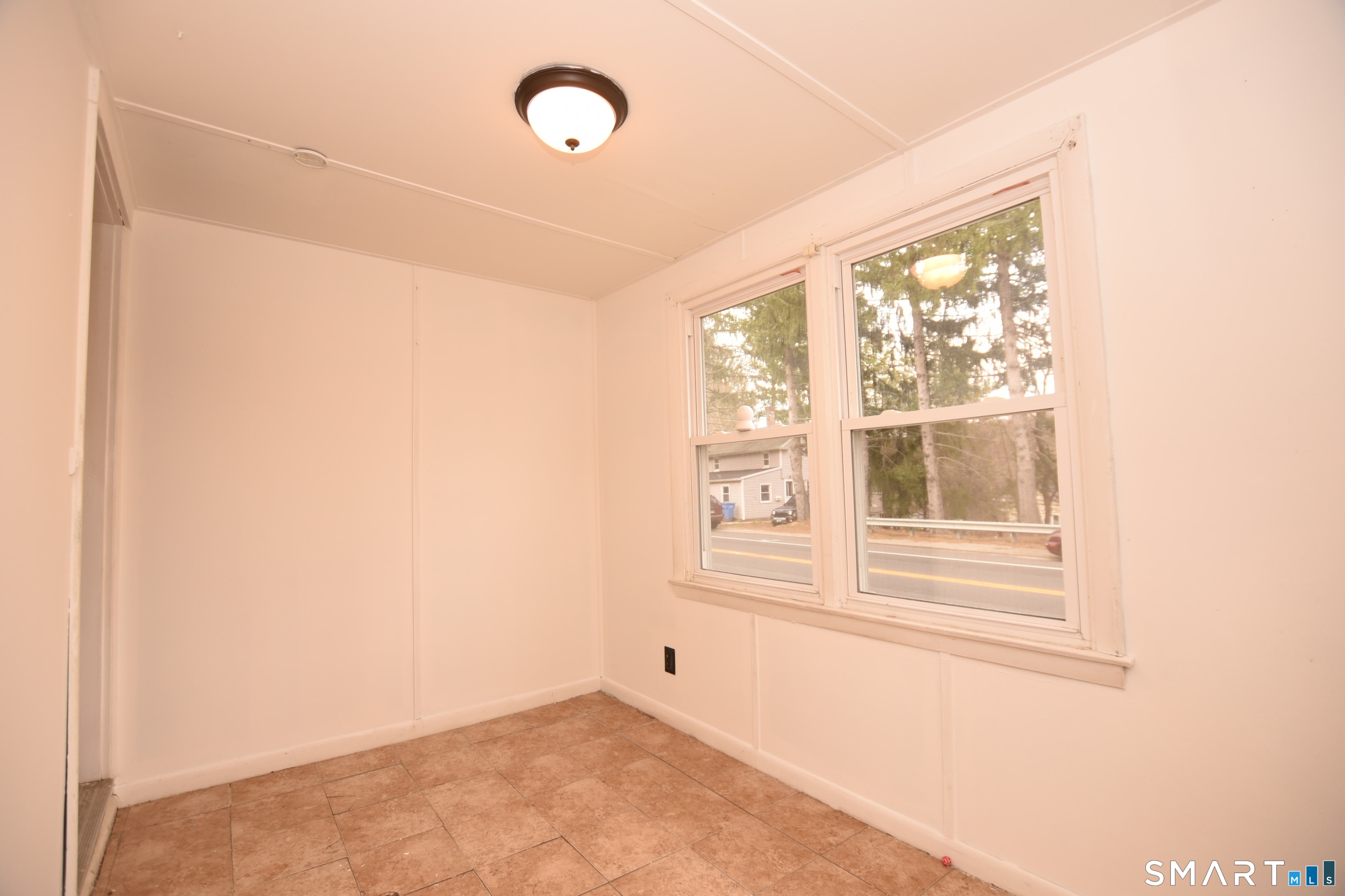 85 Stillson Road Waterbury, CT 06705 - Photo 11 of 34