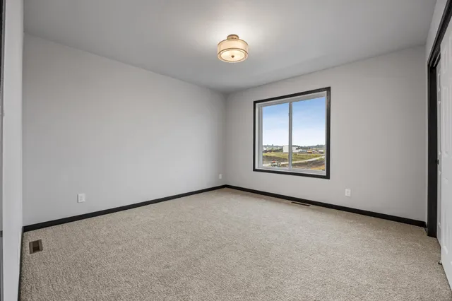 $516,900 | 10342 Burgundy Drive, Horace, ND 58047