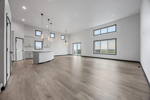$516,900 | 10342 Burgundy Drive, Horace, ND 58047