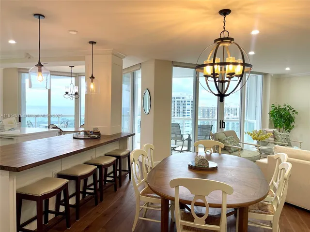 $10,000 | 21050 Point Place, Unit 2803, Aventura, FL 33180