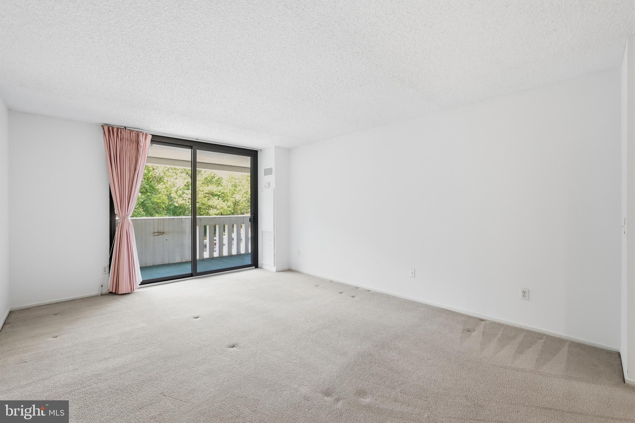 6101 Edsall Road, Unit 502 Alexandria, VA 22304 - Photo 14 of 33 Enormous master with en-suite and balcony access