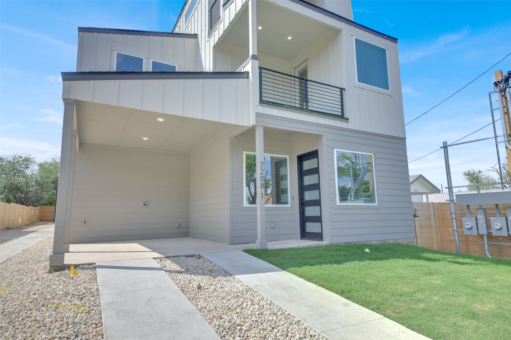 7208 Providence Avenue, Unit 1 Austin, TX 78752 - Photo 2 of 26