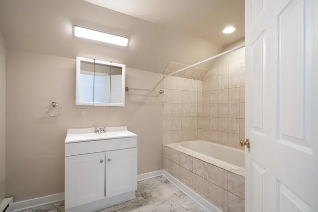 $1,695 | 3315 North Holton Street, Milwaukee, WI 53212