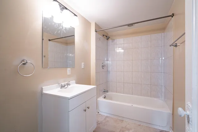 $1,695 | 3315 North Holton Street, Milwaukee, WI 53212