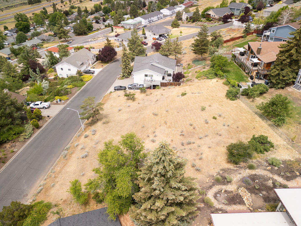 1621 Ridgecrest Drive Klamath Falls, OR 97601 - Photo 1 of 7 Ridgecrest-02