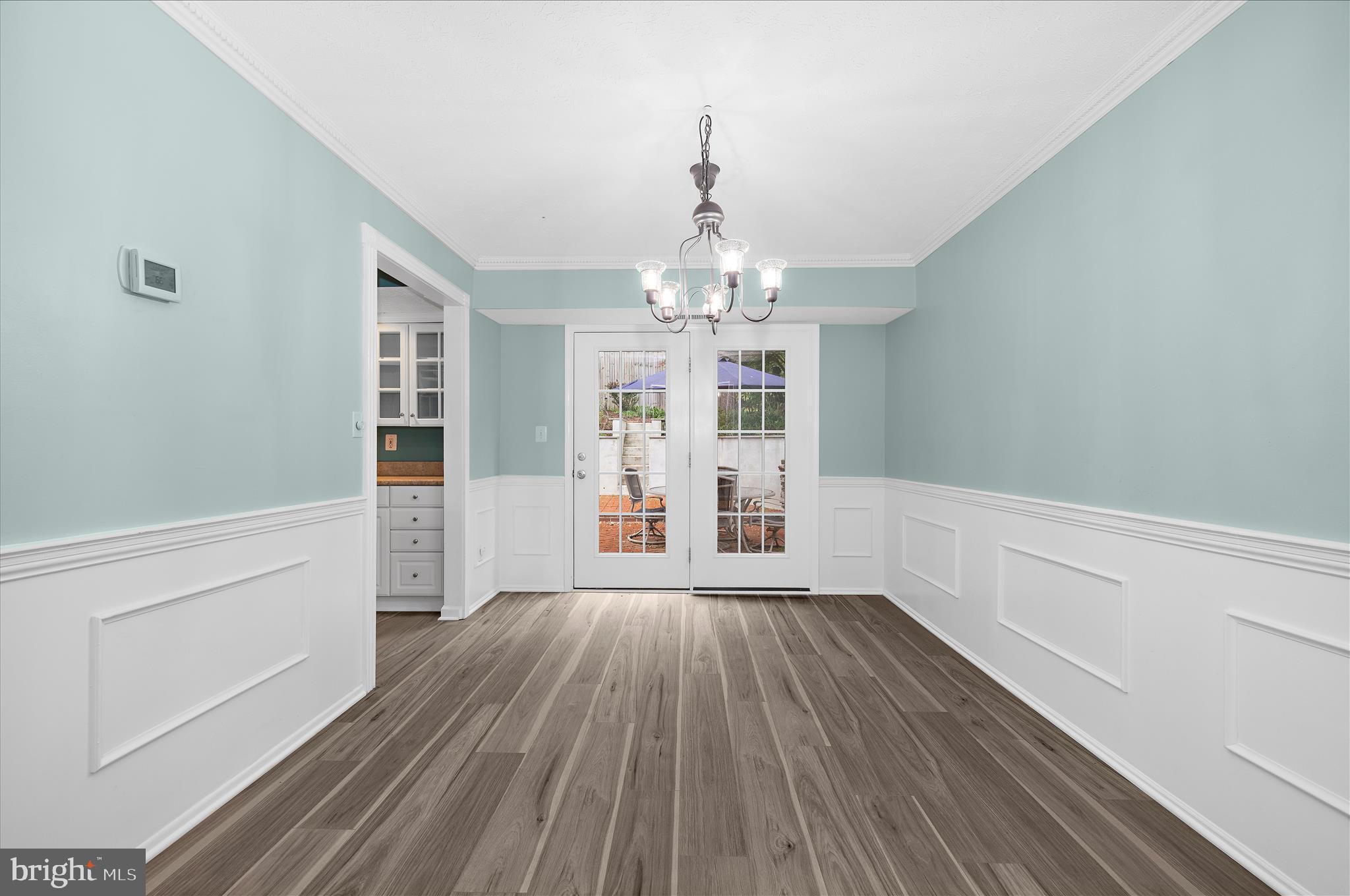 1126 Neptune Place Annapolis, MD 21409 - Photo 3 of 79 Inviting dining room - made for long dinners