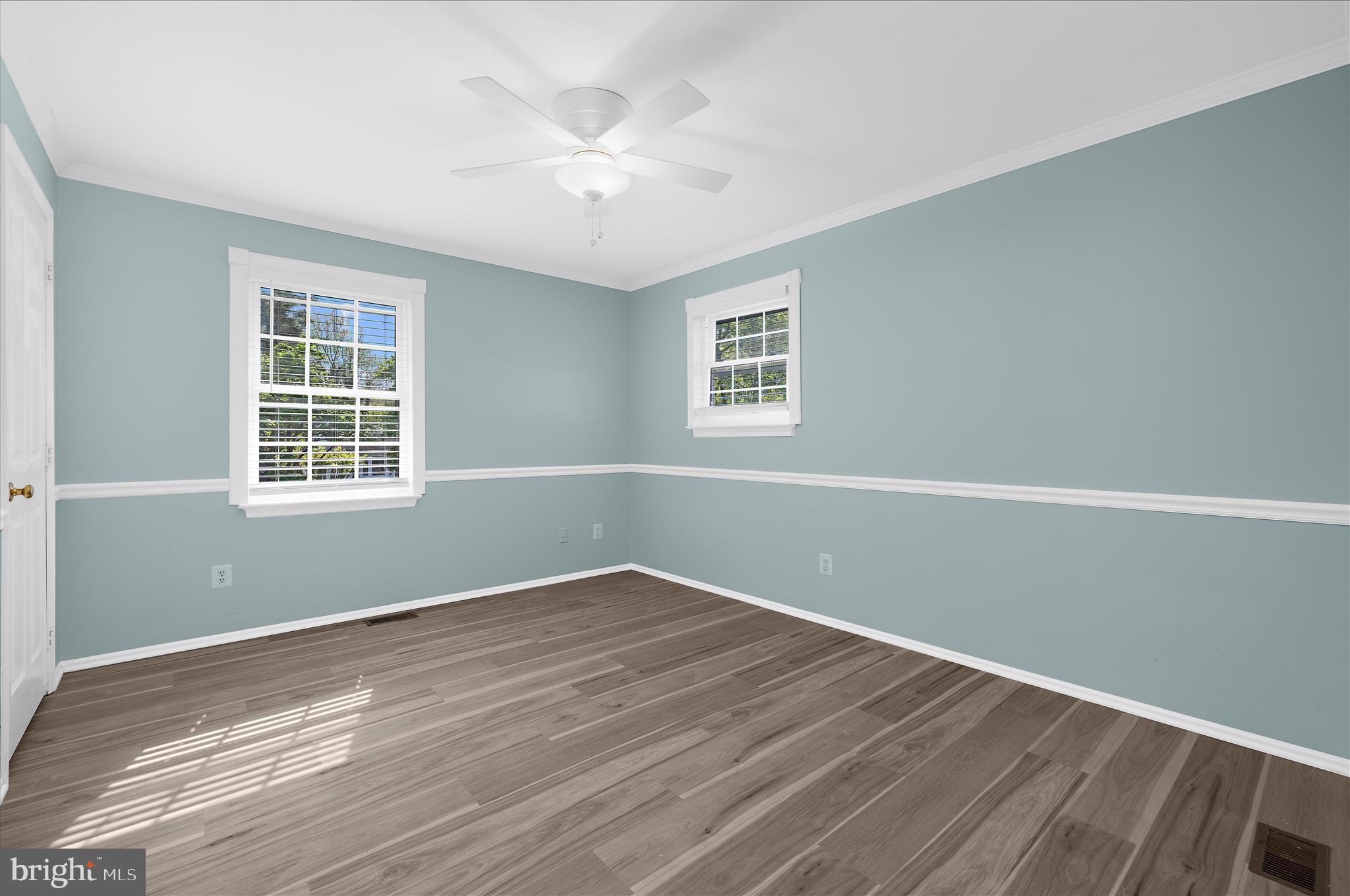 1126 Neptune Place Annapolis, MD 21409 - Photo 37 of 79 a view of a room with wooden floor and windows