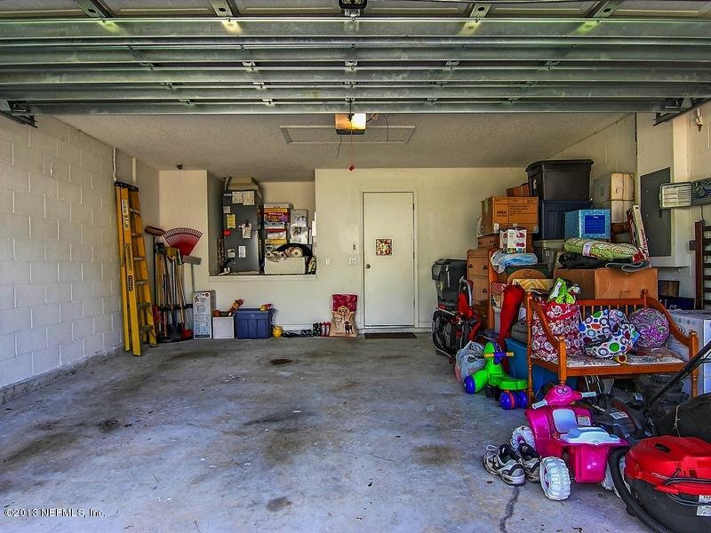 76342 Longleaf Loop Yulee, FL 32097 - Photo 21 of 27 Garage