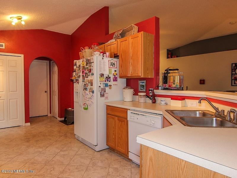 76342 Longleaf Loop Yulee, FL 32097 - Photo 8 of 27 Kitchen
