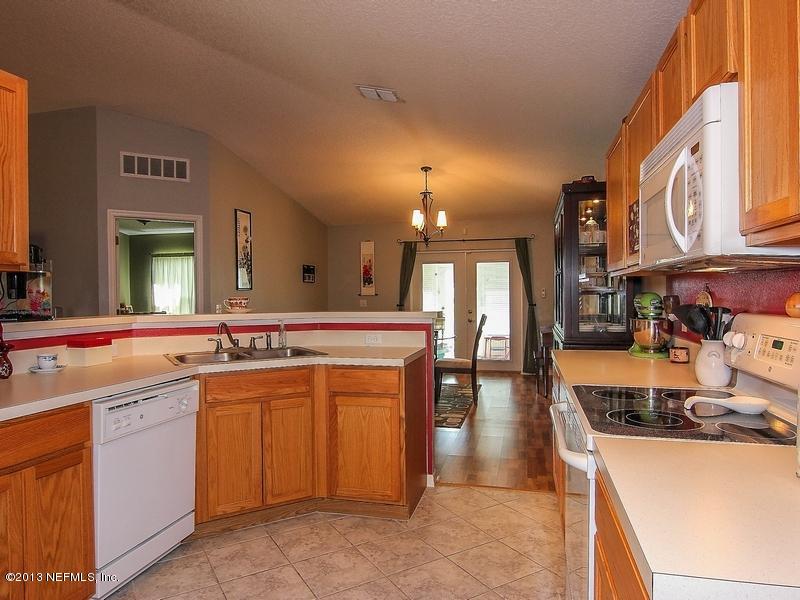 76342 Longleaf Loop Yulee, FL 32097 - Photo 10 of 27 Kitchen
