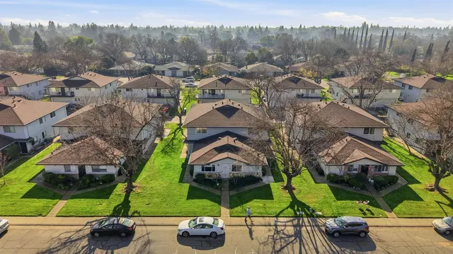 $265,000 | 9520 Emerald Park Drive, Unit 4, Elk Grove, CA 95624