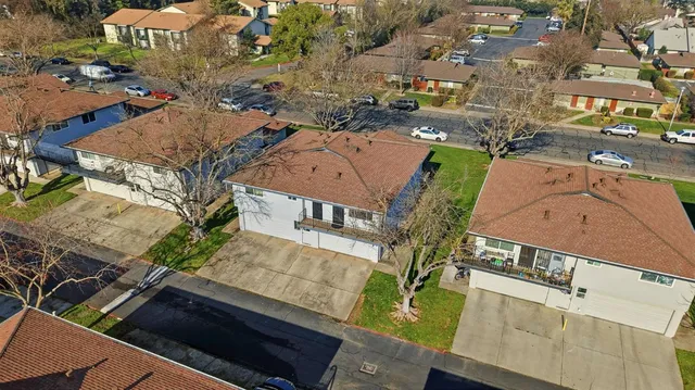 $265,000 | 9520 Emerald Park Drive, Unit 4, Elk Grove, CA 95624