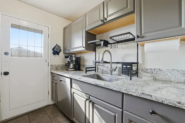$265,000 | 9520 Emerald Park Drive, Unit 4, Elk Grove, CA 95624