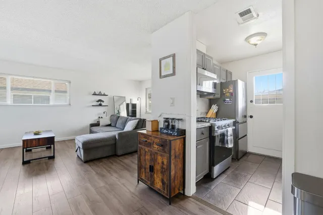 $265,000 | 9520 Emerald Park Drive, Unit 4, Elk Grove, CA 95624