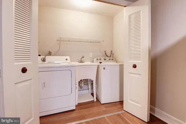 $708,000 | 3028 White Birch Court, Fairfax, VA 22031