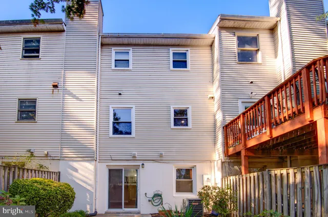 $708,000 | 3028 White Birch Court, Fairfax, VA 22031