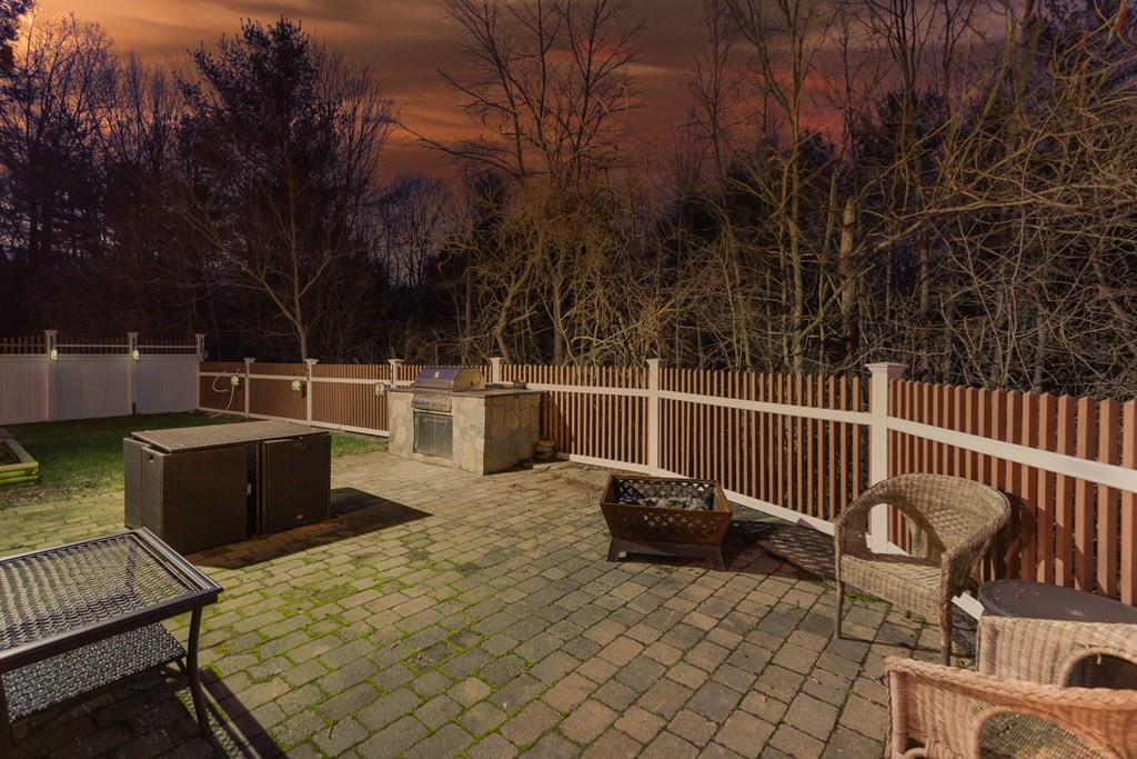 27 Pintail Road, Unit 27 Walpole, MA 02081 - Photo 3 of 37 Gallery Image 3