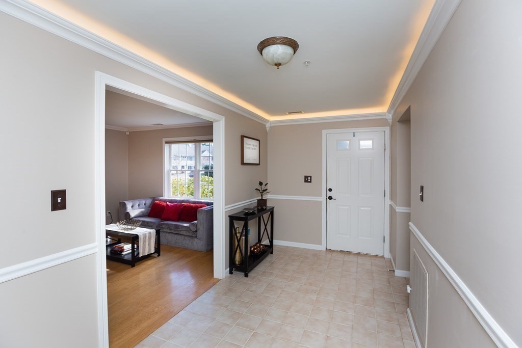 27 Pintail Road, Unit 27 Walpole, MA 02081 - Photo 4 of 37 Gallery Image 4