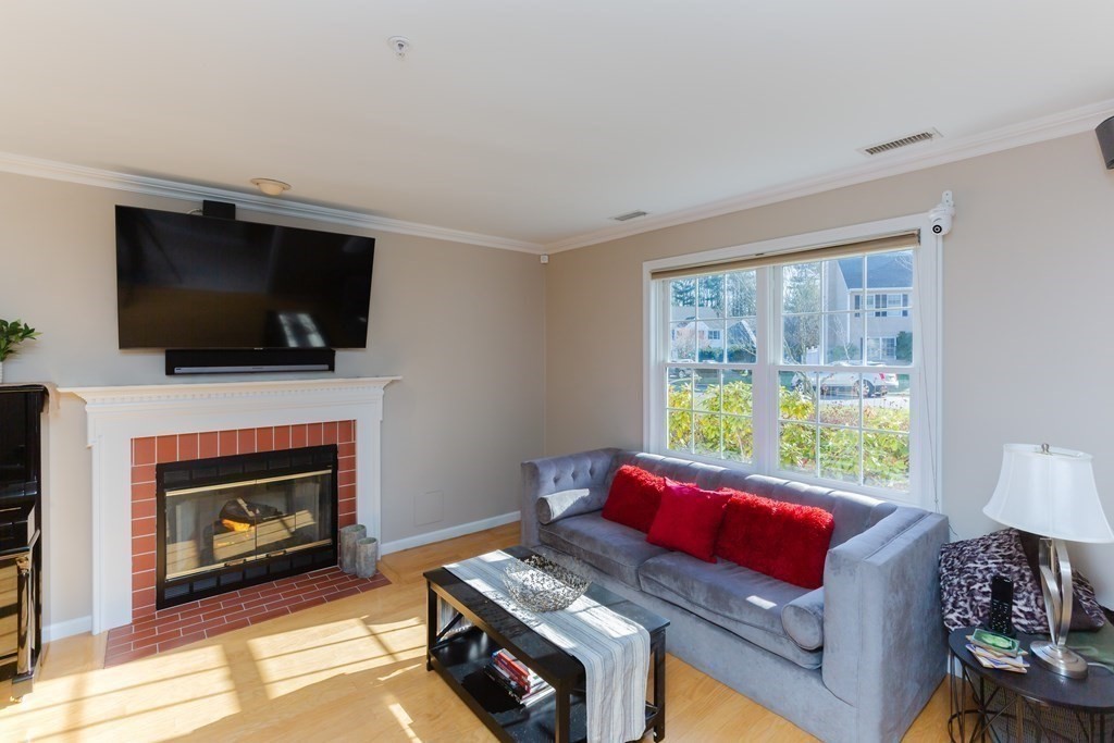 27 Pintail Road, Unit 27 Walpole, MA 02081 - Photo 6 of 37 Gallery Image 6