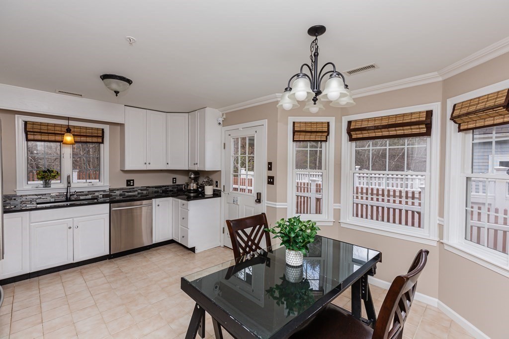 27 Pintail Road, Unit 27 Walpole, MA 02081 - Photo 10 of 37 Gallery Image 10