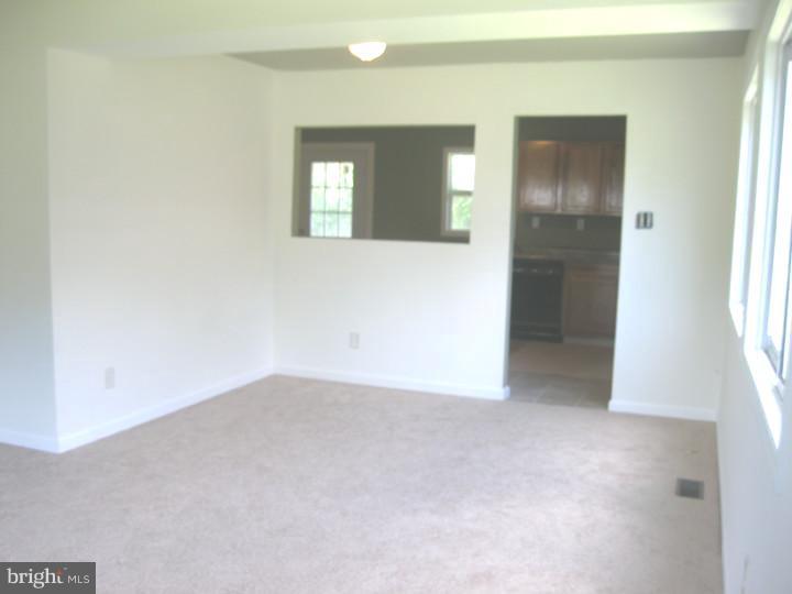 539 Four Mile Branch Road Sicklerville, NJ 08081 - Photo 5 of 25 Gallery Image 5