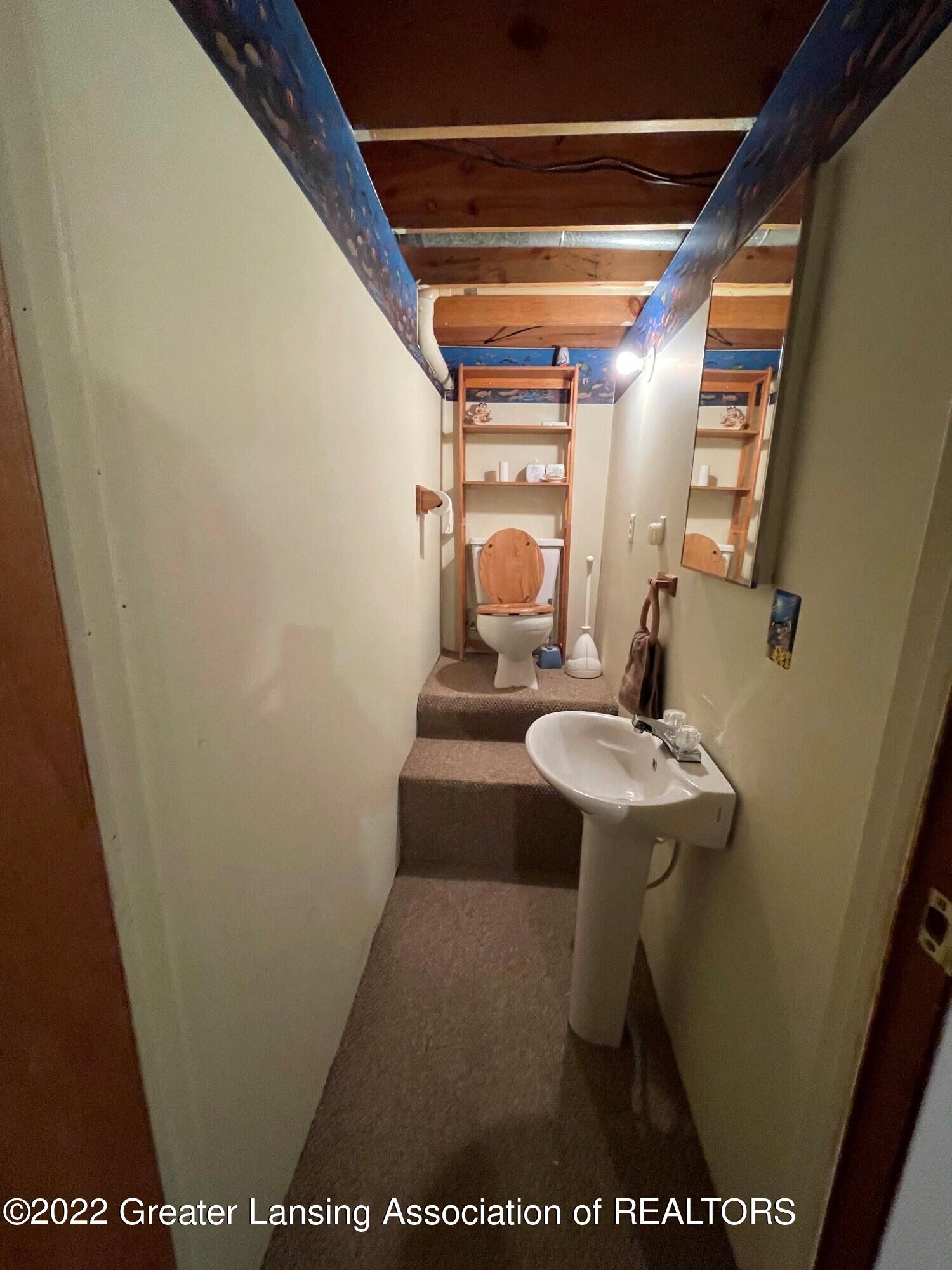 614 West Holmes Road Lansing, MI 48910 - Photo 31 of 42 30