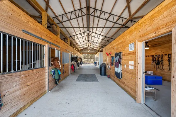 a view of entryway with a tv