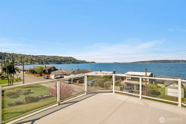 $900,000 | 150 Utsalady Road, Camano Island, WA 98282