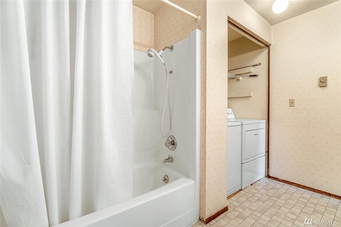 17464 Dunbar Road, Unit 2 Mount Vernon, WA 98273 - Photo 16 of 24