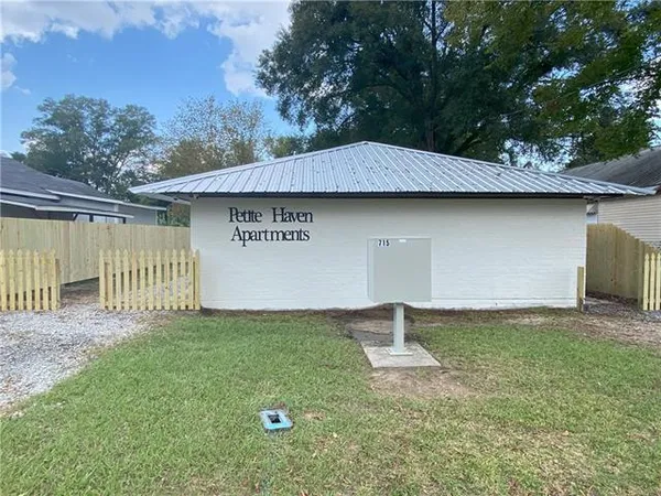 $750 | 715 East 6th Street, Bogalusa, LA 70427