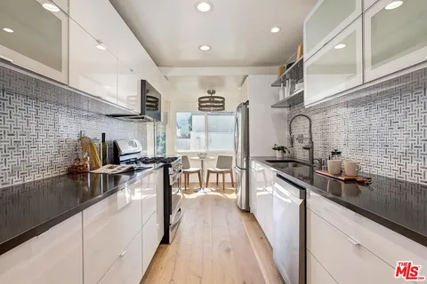 $1,200,000 | 1534 Palisades Drive, Pacific Palisades, CA 90272