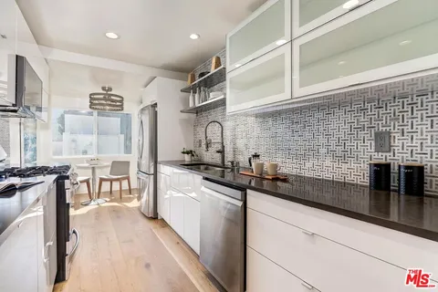 $1,200,000 | 1534 Palisades Drive, Pacific Palisades, CA 90272