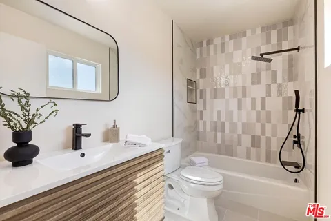 $1,200,000 | 1534 Palisades Drive, Pacific Palisades, CA 90272