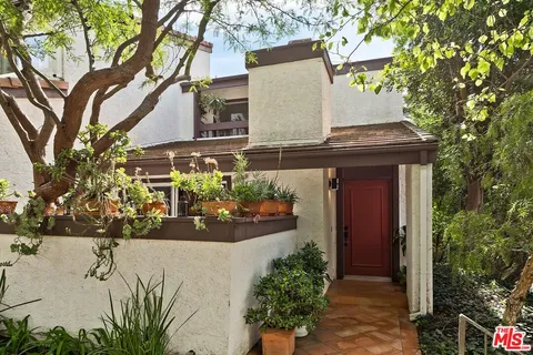 $1,200,000 | 1534 Palisades Drive, Pacific Palisades, CA 90272