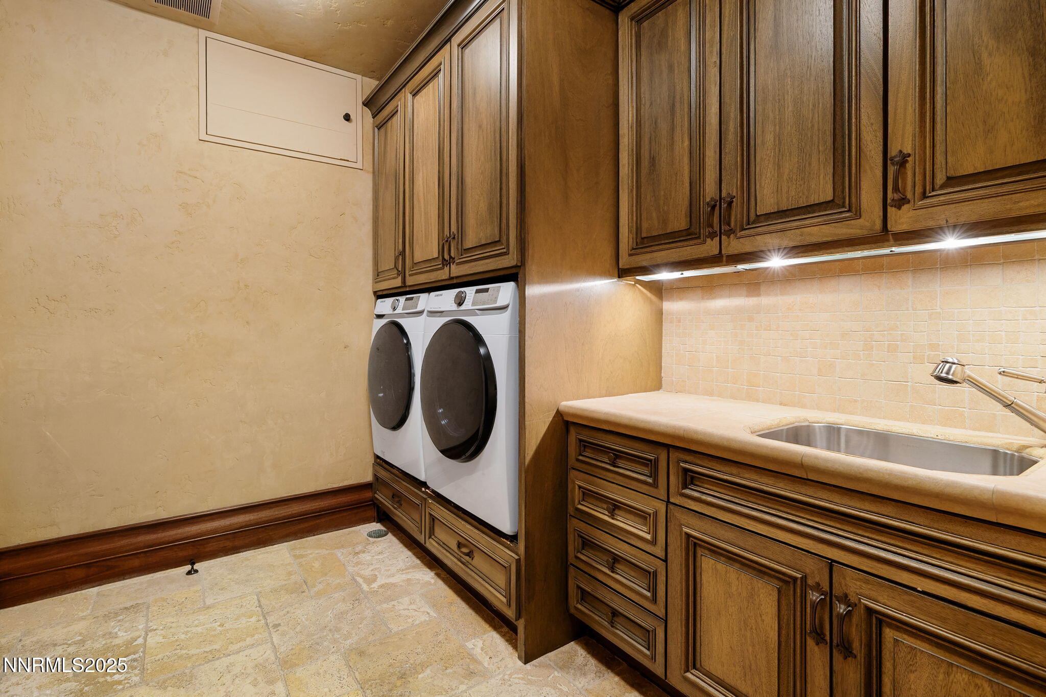 2490 Manzanita Lane Reno, NV 89509 - Photo 98 of 132 a utility room with dryer and washer