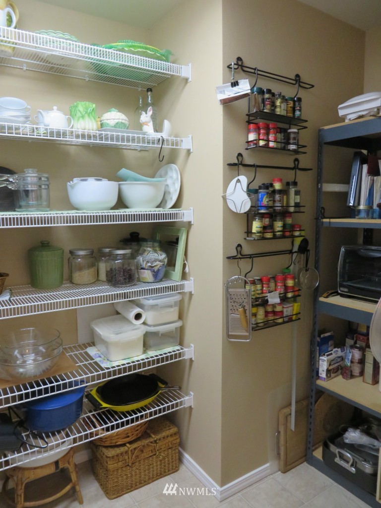 307 Ferndale Avenue Southeast Renton, WA 98056 - Photo 8 of 21 Gallery Image 8