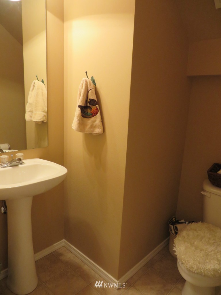 307 Ferndale Avenue Southeast Renton, WA 98056 - Photo 10 of 21 Gallery Image 10