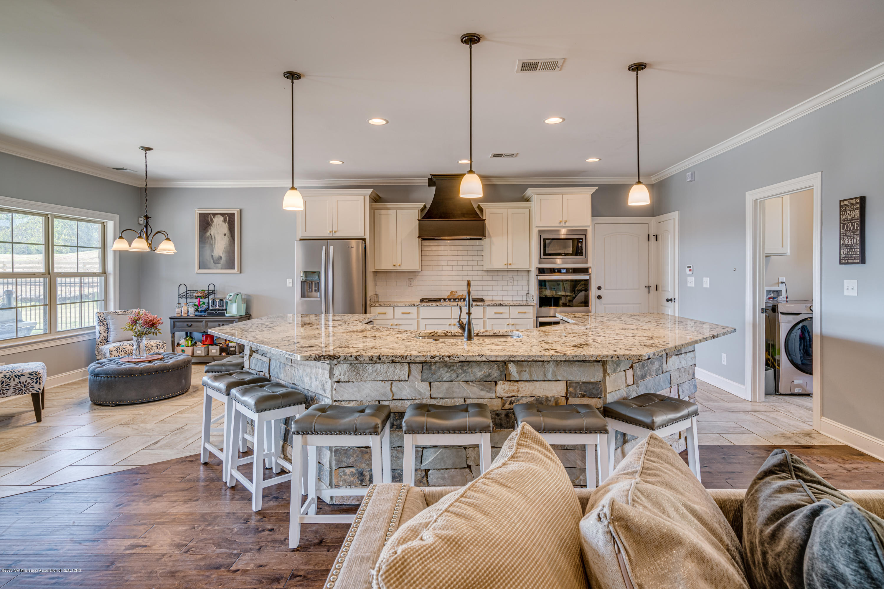 7845 Holly Springs Road Hernando, MS 38632 - Photo 10 of 33 7845-holly-springs-rd-203558-10-snapsold
