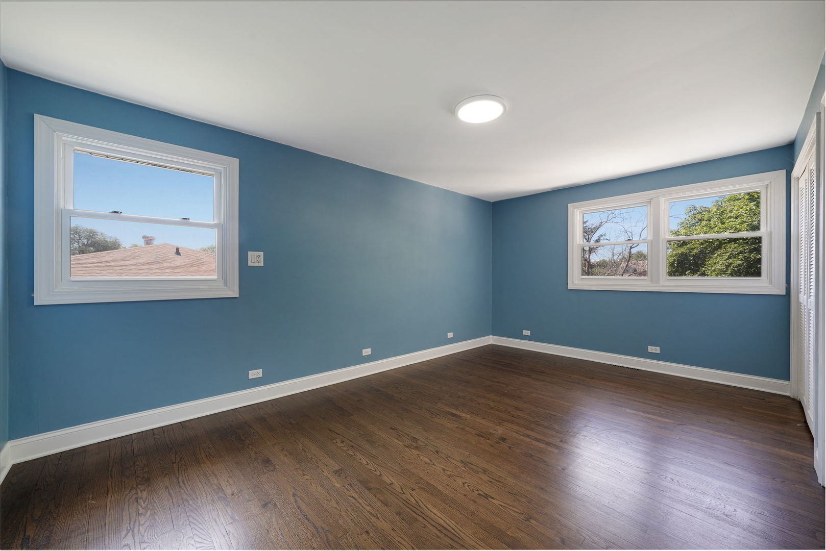 12801 South Ridgeland Avenue Palos Heights, IL 60463 - Photo 32 of 59 a view of room with wooden floor and window